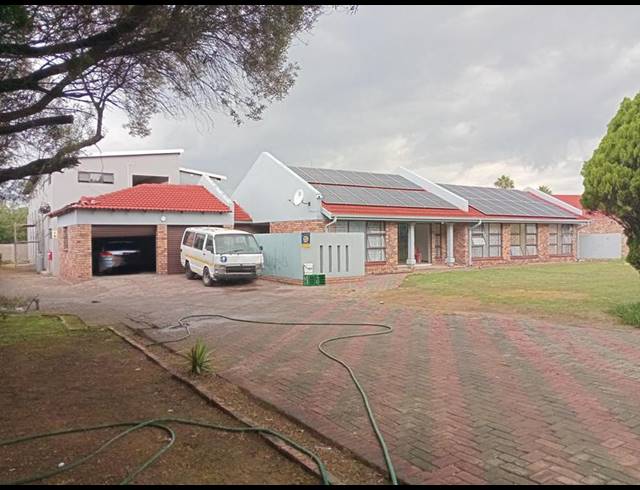 36 BEDROOM HOUSE FOR SALE IN BEDWORTH PARK